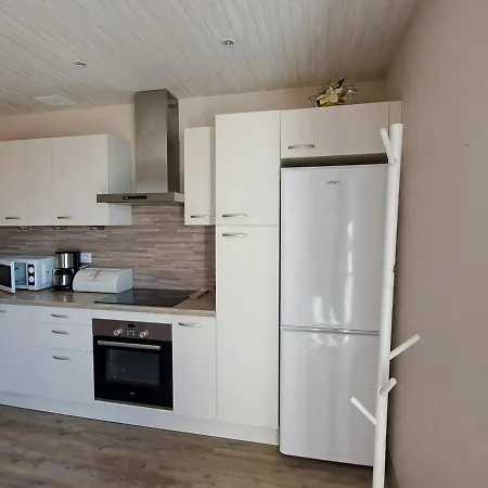 Beau T3 A Avec Terrasse Et Parking - Fr-1-165a-176 Apartman *